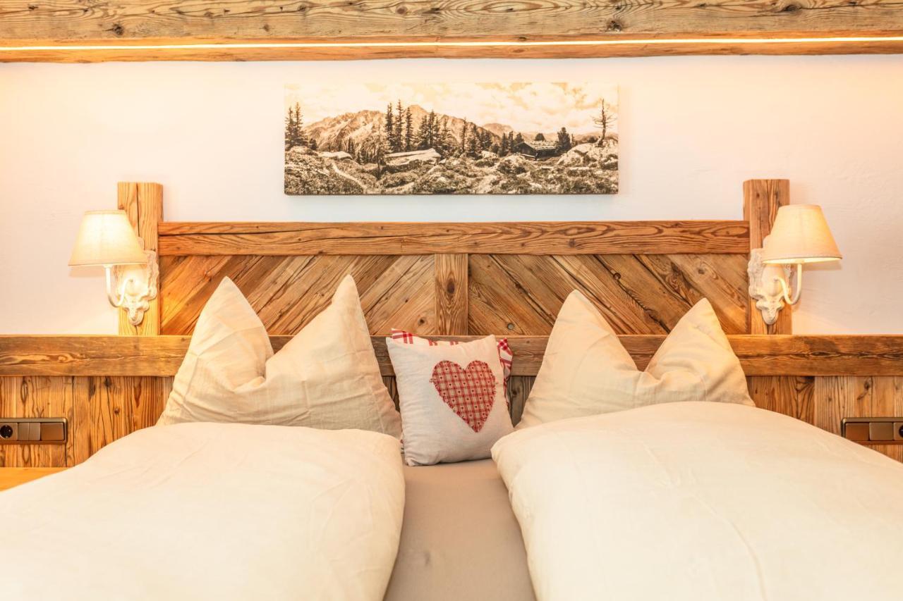 Pension Berghof Maria Alm am Steinernen Meer Exterior foto